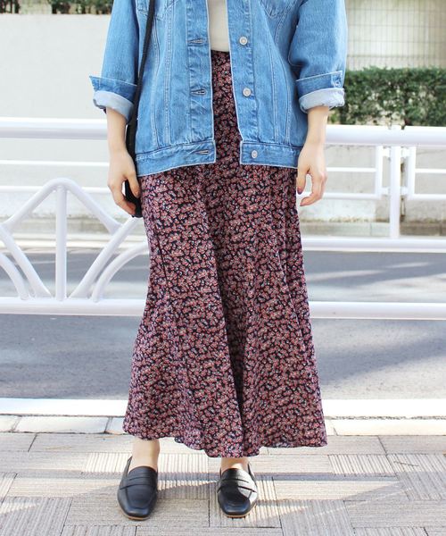 JOURNAL STANDARD relume（ジャーナルスタンダード　レリューム）の「《19SS》小花マーメイドスカート◆（スカート・レディース・ホワイト/ネイビー・FREE）」の2枚目の写真