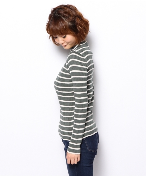 Chico（チコ）の「ボーダーリブハイネックニット（ニット/セーター・レディース・ダークグリーン/オフホワイト・FREE）」の4枚目の写真