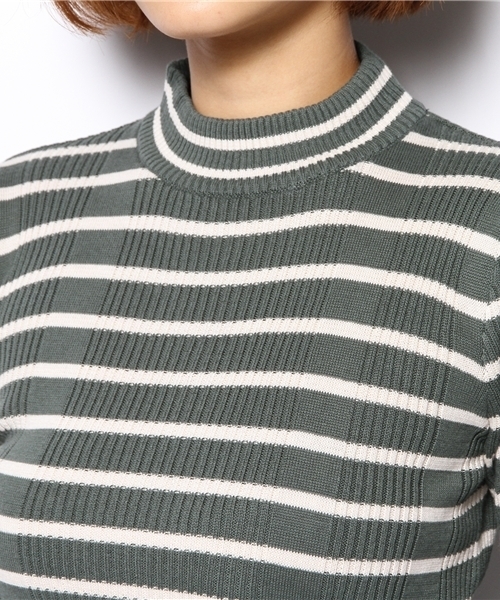 Chico（チコ）の「ボーダーリブハイネックニット（ニット/セーター・レディース・ダークグリーン/オフホワイト・FREE）」の6枚目の写真