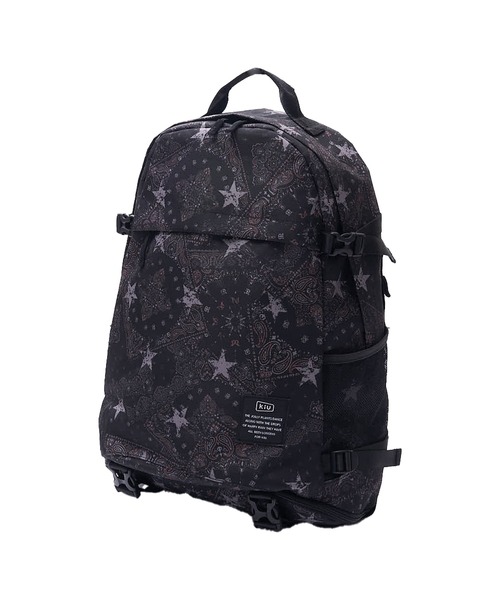 KiU(キウ)の「600D 大容量バックパック(22L)(バックパック/リュック・メンズ・レッド/キャメル/ネイビー/カモフラージュ/アニマル/ブラック/ブラック系その他4/ブラック系その他/ブラック系その他2/ブラック系その他3/その他10/ブラック×カーキ/ブラック系その他5/ベージュ系その他/レオパード/ブルー系その他2/ブラック系その他6/ダークグリーン系/ブルー系その他3/ネイビー系/ブルー系その他・FREE)」の9枚目の写真