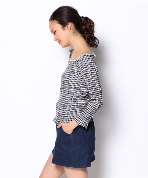 Chico（チコ）の「シャーリングTOPs（シャツ/ブラウス・レディース・レッド/ブラック/ライトブルー・FREE）」の6枚目の写真