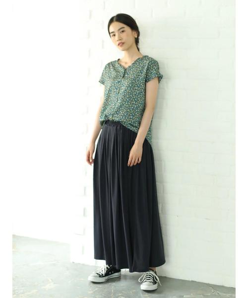 AMERICAN HOLIC（アメリカンホリック）の「両Vネックフリルフロントボタンブラウス　＊（シャツ/ブラウス・レディース・ドット/その他14/ブラック系その他5・FREE）」の4枚目の写真