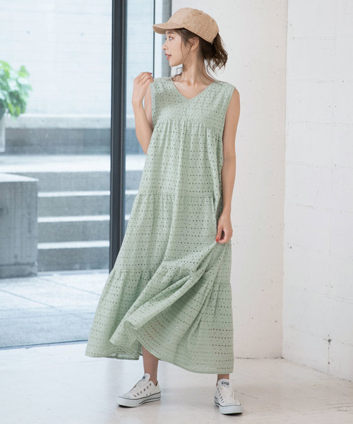 KOBE LETTUCE（コウベレタス）の「ノースリーブコットンレースティアードマキシ丈ワンピース（ワンピース・レディース・ブルー/ブラック/オフホワイト/ミント・FREE）」の4枚目の写真