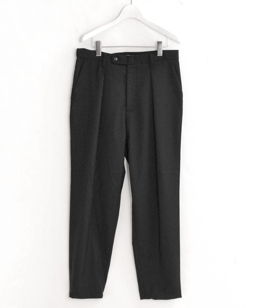 meagratia（メアグラーティア）の「Deep tuck easy slacks（スラックス・メンズ・グレー/ネイビー・3/4/1/2）」の2枚目の写真