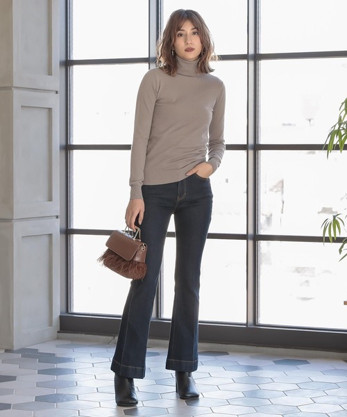 KOBE LETTUCE（コウベレタス）の「センタープレスフレアデニムパンツ（デニムパンツ・レディース・インディゴブルー/ブルー/ブラック/ブルー系その他・S/M）」の21枚目の写真