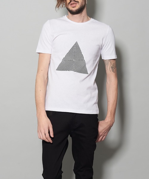 NO ID.（ノーアイディ）の「【NO ID.】Triangle Print Crew Neck T-shirt / トライアングル プリント クルー ネック Tシャツ（Tシャツ/カットソー・メンズ・ライトグレー/ホワイト/ブラック・1/2）」の14枚目の写真
