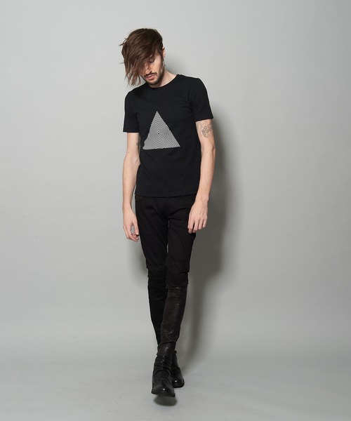 NO ID.（ノーアイディ）の「【NO ID.】Triangle Print Crew Neck T-shirt / トライアングル プリント クルー ネック Tシャツ（Tシャツ/カットソー・メンズ・ライトグレー/ホワイト/ブラック・1/2）」の8枚目の写真