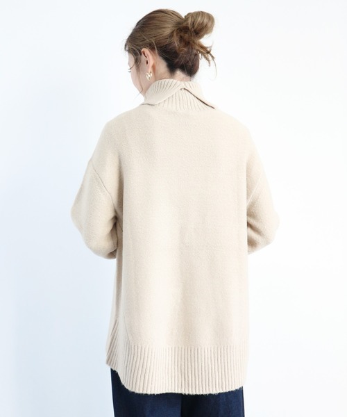 AMERICAN HOLIC（アメリカンホリック）の「タートルネック裾スリットニットチュニック（ニット/セーター・レディース・グレイッシュベージュ/杢グレー/パープル/オフホワイト/チャコールグレー・MEDIUM/LARGE）」の4枚目の写真