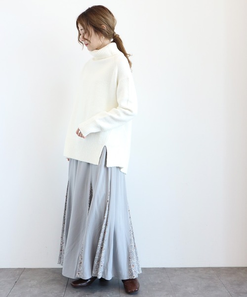 AMERICAN HOLIC（アメリカンホリック）の「タートルネック裾スリットニットチュニック（ニット/セーター・レディース・グレイッシュベージュ/杢グレー/パープル/オフホワイト/チャコールグレー・MEDIUM/LARGE）」の13枚目の写真