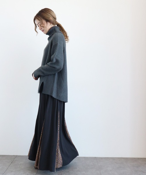 AMERICAN HOLIC（アメリカンホリック）の「タートルネック裾スリットニットチュニック（ニット/セーター・レディース・グレイッシュベージュ/杢グレー/パープル/オフホワイト/チャコールグレー・MEDIUM/LARGE）」の15枚目の写真