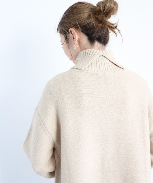 AMERICAN HOLIC（アメリカンホリック）の「タートルネック裾スリットニットチュニック（ニット/セーター・レディース・グレイッシュベージュ/杢グレー/パープル/オフホワイト/チャコールグレー・MEDIUM/LARGE）」の7枚目の写真