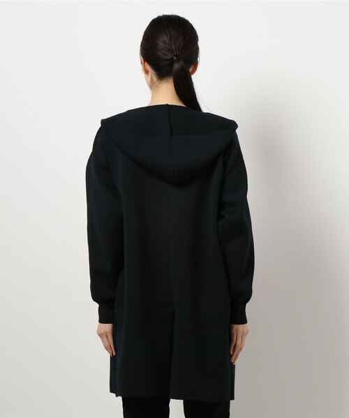 COMME CA ISM（コムサイズム）の「スムース編み スリット入り ニット パーカ（パーカー・レディース・ブラック/カーキ/アイボリー/イエロー×グリーン・FREE）」の6枚目の写真