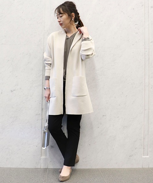 COMME CA ISM（コムサイズム）の「スムース編み スリット入り ニット パーカ（パーカー・レディース・ブラック/カーキ/アイボリー/イエロー×グリーン・FREE）」の15枚目の写真