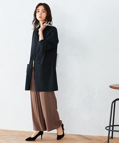 COMME CA ISM（コムサイズム）の「スムース編み スリット入り ニット パーカ（パーカー・レディース・ブラック/カーキ/アイボリー/イエロー×グリーン・FREE）」の11枚目の写真