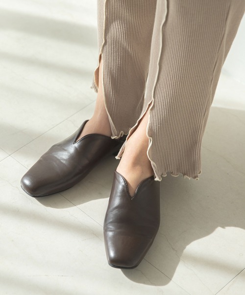 rectangle（レクタングル）の「スリットバブーシュパンプス（パンプス・レディース・ブラウン/アイボリー・SMALL/LARGE/MEDIUM）」の2枚目の写真