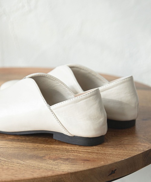 rectangle（レクタングル）の「スリットバブーシュパンプス（パンプス・レディース・ブラウン/アイボリー・SMALL/LARGE/MEDIUM）」の5枚目の写真