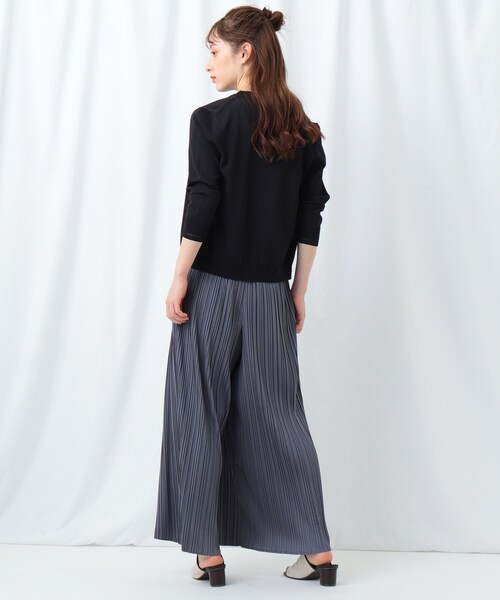 INDIVI（インディヴィ）の「◆「S」【WEB限定/2点セット】クルーネックアンサンブルニット（アンサンブル・レディース・ブラック/オフホワイト/ブルー/ライトベージュ・05）」の12枚目の写真