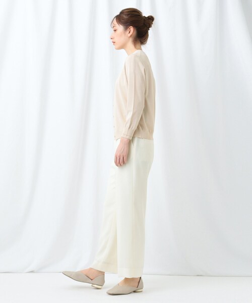 INDIVI（インディヴィ）の「◆「S」【WEB限定/2点セット】クルーネックアンサンブルニット（アンサンブル・レディース・ブラック/オフホワイト/ブルー/ライトベージュ・05）」の20枚目の写真