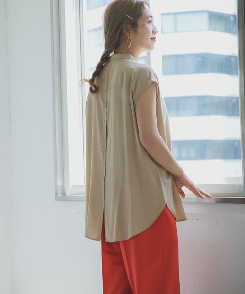 ITEMS URBANRESEARCH（アイテムズ アーバンリサーチ）の「バックボタンシャツ（シャツ/ブラウス・レディース・チャコールグレー/ベージュ/ライトカーキ/グレー系その他・FREE）」の13枚目の写真