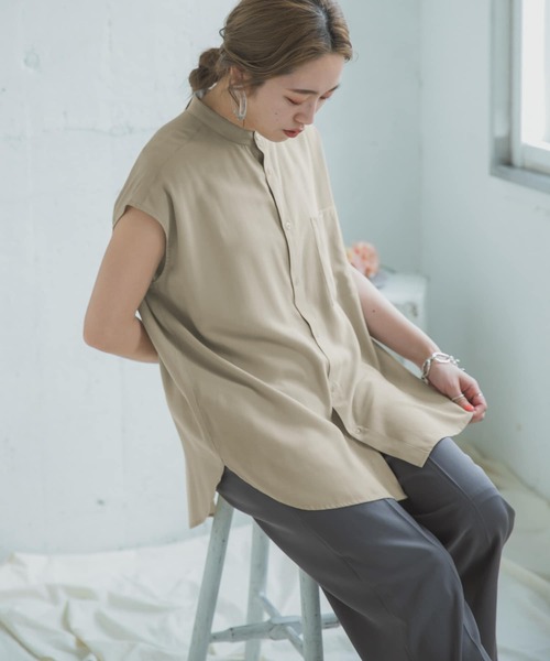 ITEMS URBANRESEARCH（アイテムズ アーバンリサーチ）の「バックボタンシャツ（シャツ/ブラウス・レディース・チャコールグレー/ベージュ/ライトカーキ/グレー系その他・FREE）」の19枚目の写真
