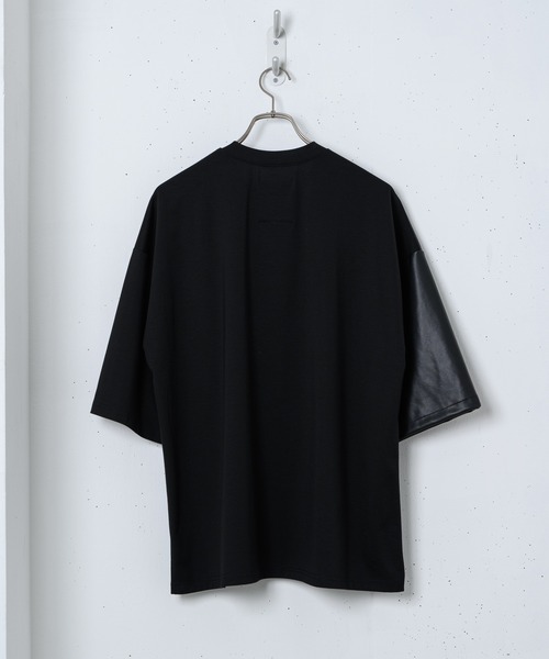Alcindor Materials（アルシンダーマテリアルズ）の「synthetic leather poncho T-shirts/シンセティックレザーポンチョT（Tシャツ/カットソー・メンズ・ブラック・MEDIUM/LARGE）」の10枚目の写真