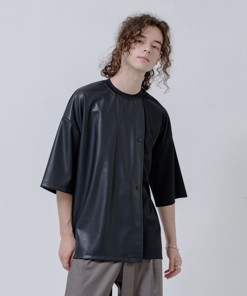 Alcindor Materials（アルシンダーマテリアルズ）の「synthetic leather poncho T-shirts/シンセティックレザーポンチョT（Tシャツ/カットソー・メンズ・ブラック・MEDIUM/LARGE）」の6枚目の写真