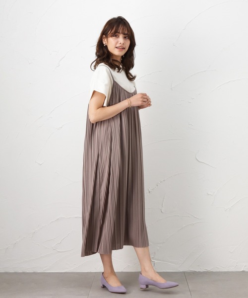 NAVY（ネイビー）の「プリーツキャミワンピース（ワンピース・レディース・ベージュ/ブラウン/ブルー・M/L）」の9枚目の写真