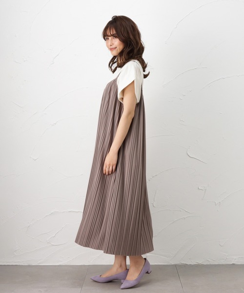 NAVY（ネイビー）の「プリーツキャミワンピース（ワンピース・レディース・ベージュ/ブラウン/ブルー・M/L）」の12枚目の写真