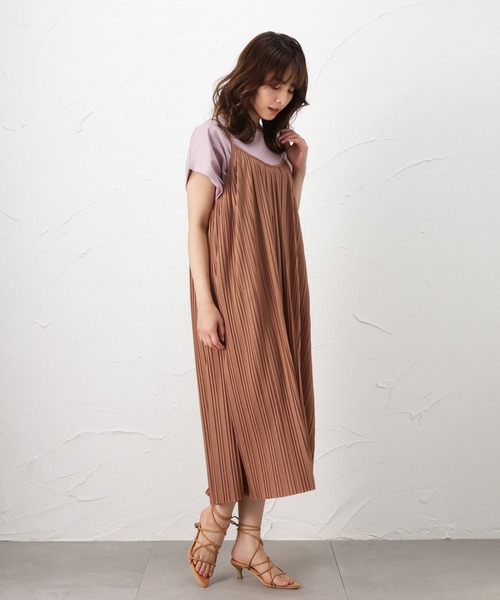 NAVY（ネイビー）の「プリーツキャミワンピース（ワンピース・レディース・ベージュ/ブラウン/ブルー・M/L）」の11枚目の写真