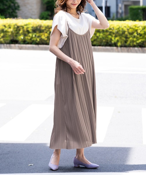 NAVY（ネイビー）の「プリーツキャミワンピース（ワンピース・レディース・ベージュ/ブラウン/ブルー・M/L）」の10枚目の写真