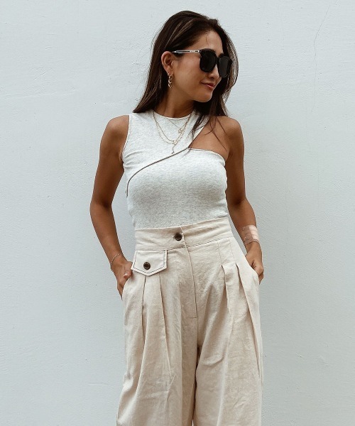 esutoreja（エストレジャ）の「デザインカットタンクトップ（タンクトップ・レディース・オートミール・FREE）」の5枚目の写真