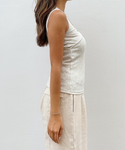 esutoreja（エストレジャ）の「デザインカットタンクトップ（タンクトップ・レディース・オートミール・FREE）」の3枚目の写真