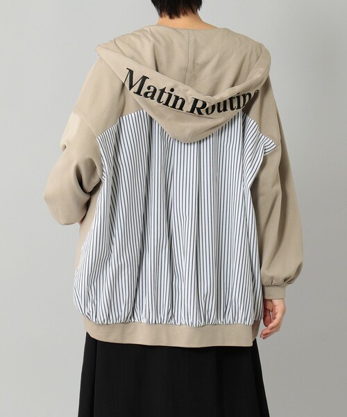 GRACE CONTINENTAL(グレースコンチネンタル)の「【LIFE STYLE WEAR】ドルマン裏毛パーカー(パーカー・レディース・ベージュ/グレー・36)」の9枚目の写真