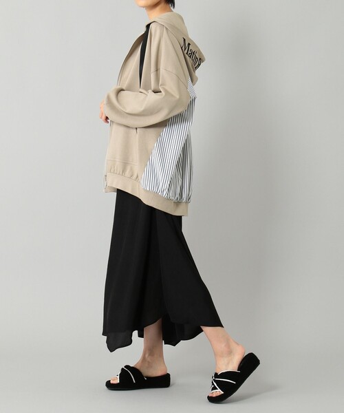 GRACE CONTINENTAL(グレースコンチネンタル)の「【LIFE STYLE WEAR】ドルマン裏毛パーカー(パーカー・レディース・ベージュ/グレー・36)」の7枚目の写真