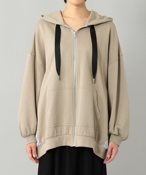 GRACE CONTINENTAL(グレースコンチネンタル)の「【LIFE STYLE WEAR】ドルマン裏毛パーカー(パーカー・レディース・ベージュ/グレー・36)」の5枚目の写真