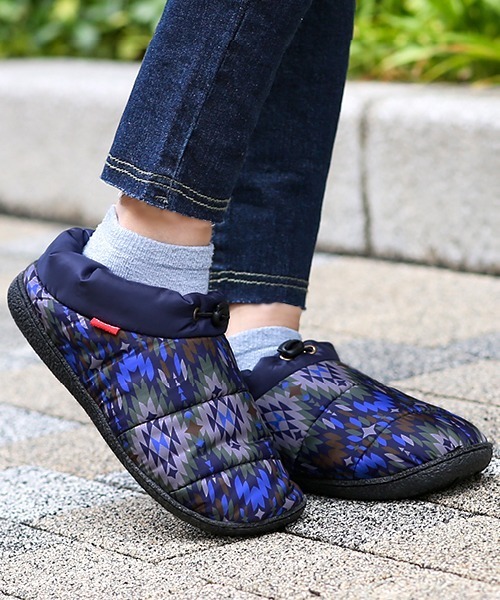 チチカカ(チチカカ)の「撥水キルティングスリッポン(スリッポン・レディース・ブラック/ネイビー/ブラウン/グレー/カーキ/ライトパープル・MEDIUM/LARGE/XX-LARGE)」の5枚目の写真