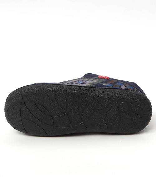 チチカカ(チチカカ)の「撥水キルティングスリッポン(スリッポン・レディース・ブラック/ネイビー/ブラウン/グレー/カーキ/ライトパープル・MEDIUM/LARGE/XX-LARGE)」の19枚目の写真