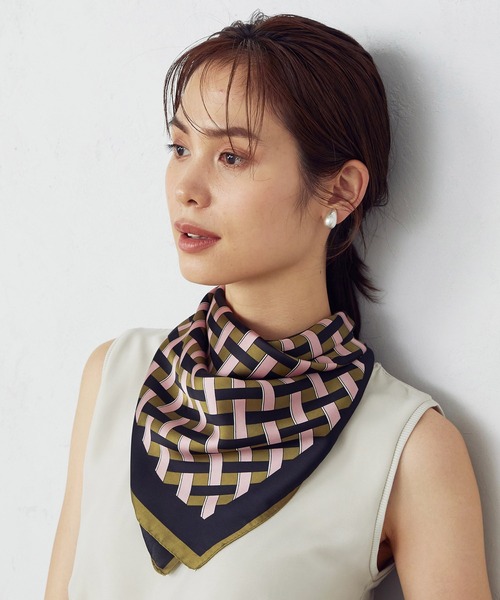 COMME CA ISM（コムサイズム）の「リング付きスカーフ（ストール/ショール・レディース・レッド/カーキ/ブルー/マスタード・FREE）」の22枚目の写真