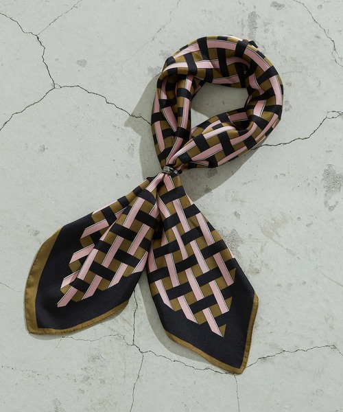 COMME CA ISM（コムサイズム）の「リング付きスカーフ（ストール/ショール・レディース・レッド/カーキ/ブルー/マスタード・FREE）」の13枚目の写真