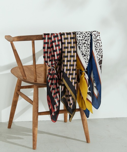 COMME CA ISM（コムサイズム）の「リング付きスカーフ（ストール/ショール・レディース・レッド/カーキ/ブルー/マスタード・FREE）」の14枚目の写真