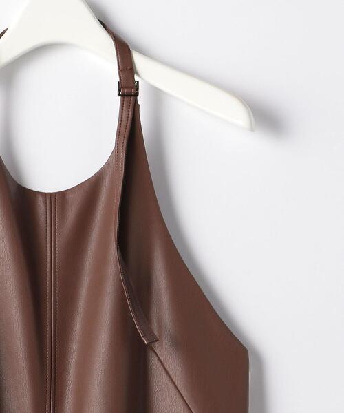 EMMEL REFINES（エメルリファインズ）の「＜EMMEL REFINES（エメル リファインズ）＞EM フェイクレザー エプロン ワンピース（ワンピース・レディース・ダークブラウン/ダークグリーン・FREE）」の10枚目の写真