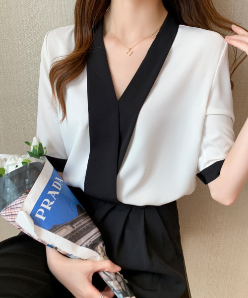 emi+(エミプラス)の「配色Vネックブラウス(シャツ/ブラウス・レディース・ホワイト・S/M/L)」の6枚目の写真