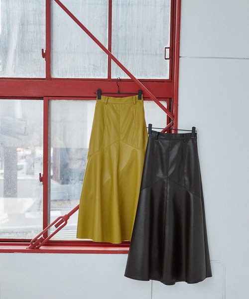Keeepy(キーピー)の「【Keeepy】fake leather mermaid skirt(スカート・レディース・イエロー/ブラック・FREE)」の5枚目の写真