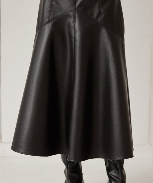 Keeepy(キーピー)の「【Keeepy】fake leather mermaid skirt(スカート・レディース・イエロー/ブラック・FREE)」の19枚目の写真