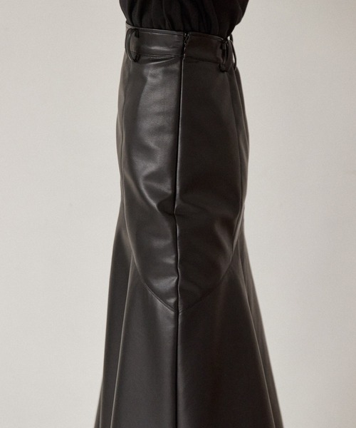 Keeepy(キーピー)の「【Keeepy】fake leather mermaid skirt(スカート・レディース・イエロー/ブラック・FREE)」の4枚目の写真
