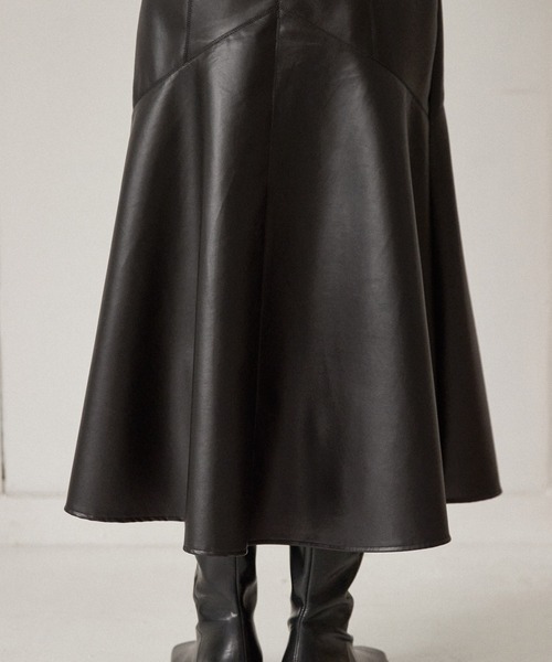 Keeepy(キーピー)の「【Keeepy】fake leather mermaid skirt(スカート・レディース・イエロー/ブラック・FREE)」の12枚目の写真