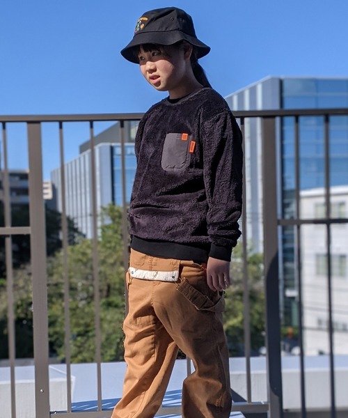 UNIVERSAL OVERALL(ユニバーサルオーバーオール)の「UNIVERSAL OVERALL/ユニバーサル オーバーオール キッズ ボア クルースウエット(スウェット・キッズ・ブラック/ベージュ・130/140/150)」の16枚目の写真