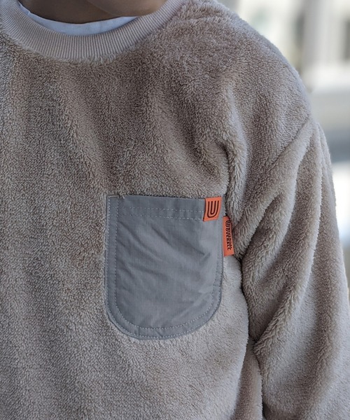 UNIVERSAL OVERALL(ユニバーサルオーバーオール)の「UNIVERSAL OVERALL/ユニバーサル オーバーオール キッズ ボア クルースウエット(スウェット・キッズ・ブラック/ベージュ・130/140/150)」の9枚目の写真