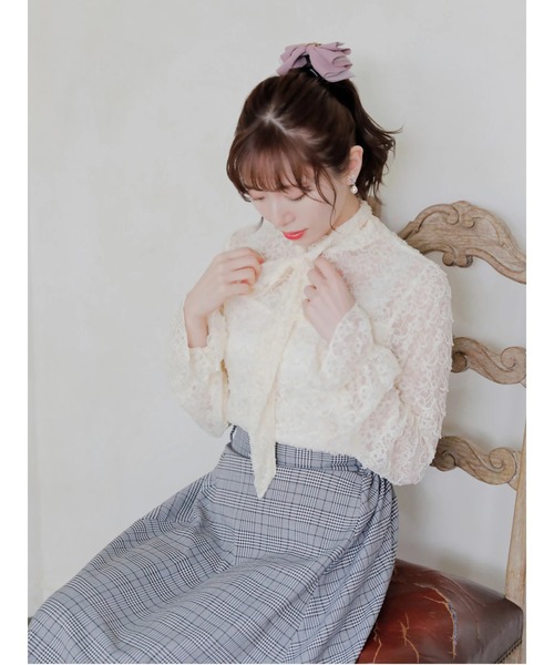 Areeam（アリーム）の「主役になるリボンレーストップス（シャツ/ブラウス・レディース・ベージュ/アイボリー・FREE）」の10枚目の写真