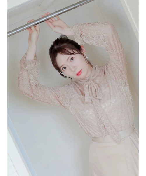 Areeam（アリーム）の「主役になるリボンレーストップス（シャツ/ブラウス・レディース・ベージュ/アイボリー・FREE）」の4枚目の写真